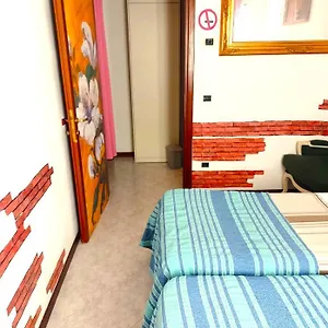  Hotel apartamentowy Cozy!! Włochy